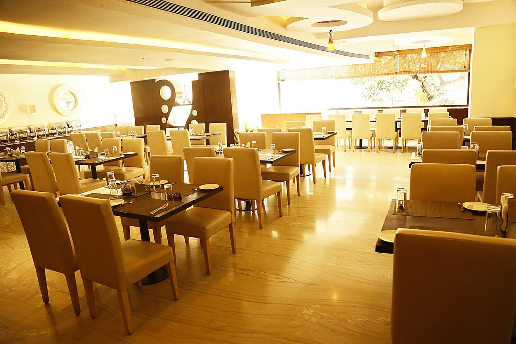 เดอะ เฟิร์น เรซิเดนซี ยศวันทปุระ เบงกาลูรู Hotel บังกาลอร์ ภายนอก รูปภาพ