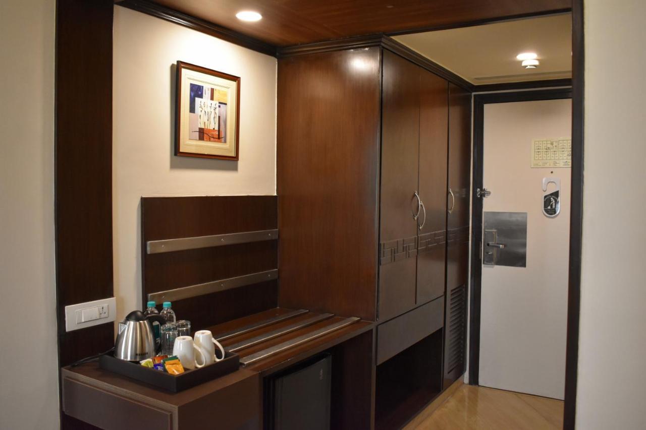 เดอะ เฟิร์น เรซิเดนซี ยศวันทปุระ เบงกาลูรู Hotel บังกาลอร์ ภายนอก รูปภาพ